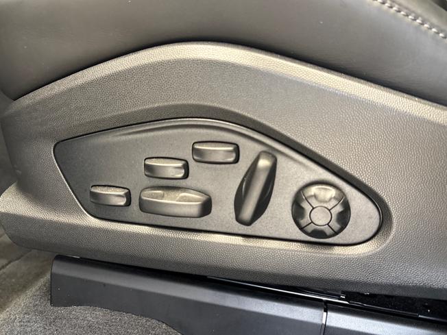 PORSCHE Macan Photo 32