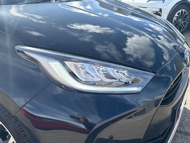 TOYOTA Yaris Photo 19