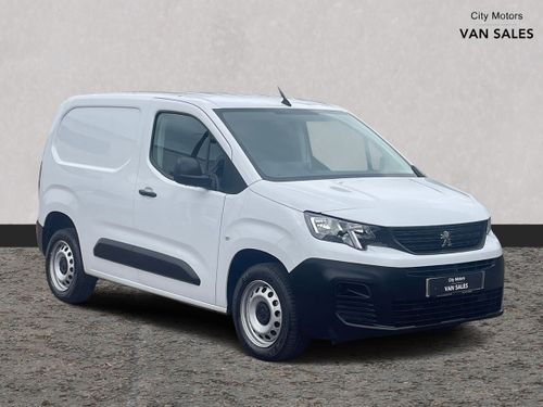 Used 2023 PEUGEOT PARTNER  STANDARD  1000 1.5 BlueHDi 100 Professional Premium + Ice White at Carco Group