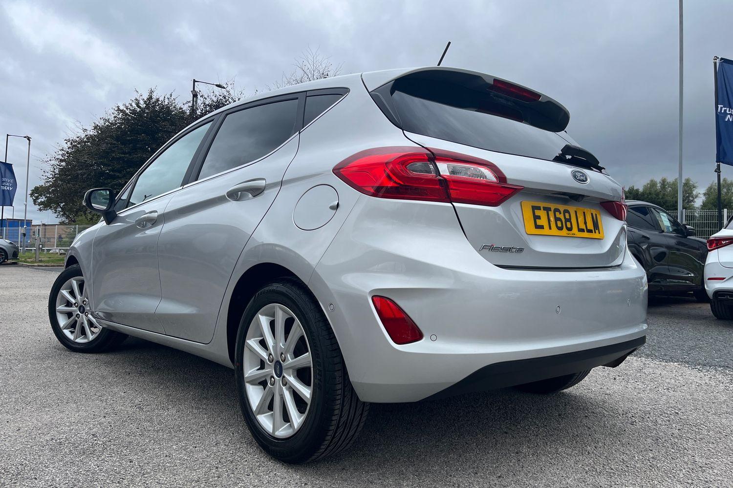 Ford Fiesta Photo 37