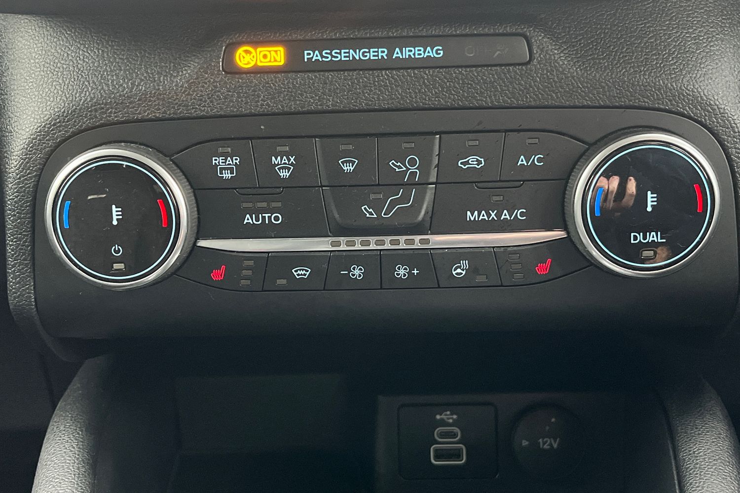 Ford KUGA Photo 35