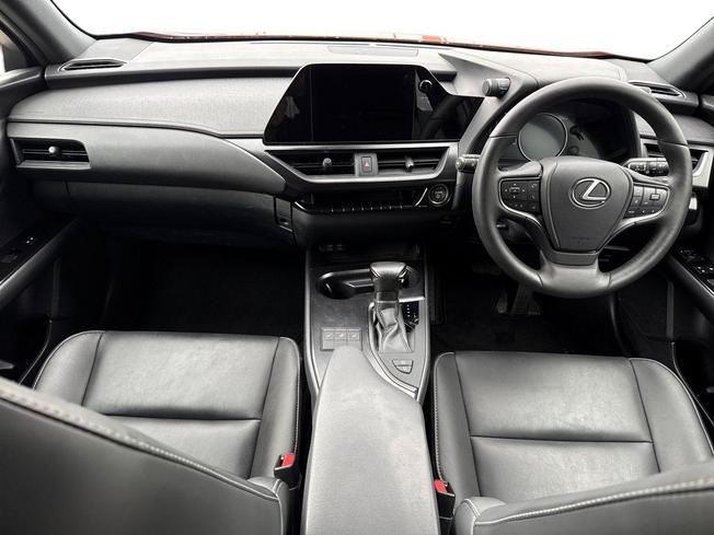 LEXUS Ux Photo 10