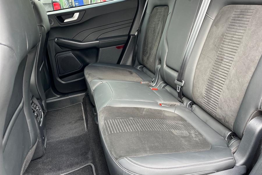 Ford KUGA Photo autoimg-38682ab806d58a9f4469429ac70b989710939404.jpg