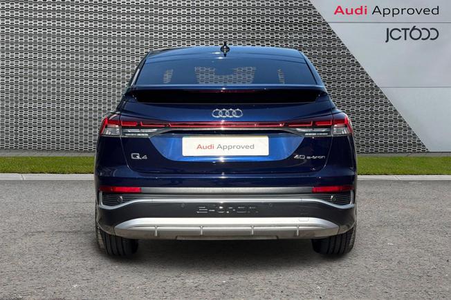 AUDI Q4 E-Tron Photo 7