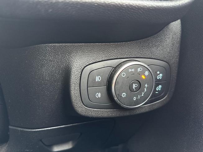 FORD Fiesta Photo 25