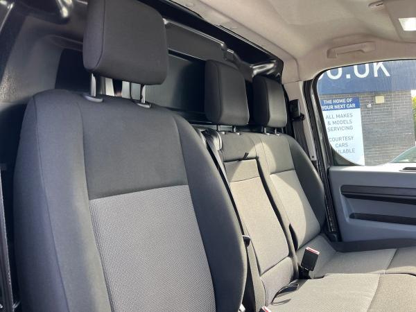 Vauxhall Vivaro Photo autoimg-386d6f760a08efbaf191e9c3802133d7a998a5f7.jpg