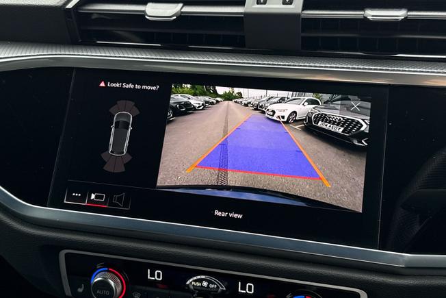 AUDI Q3 Photo 38
