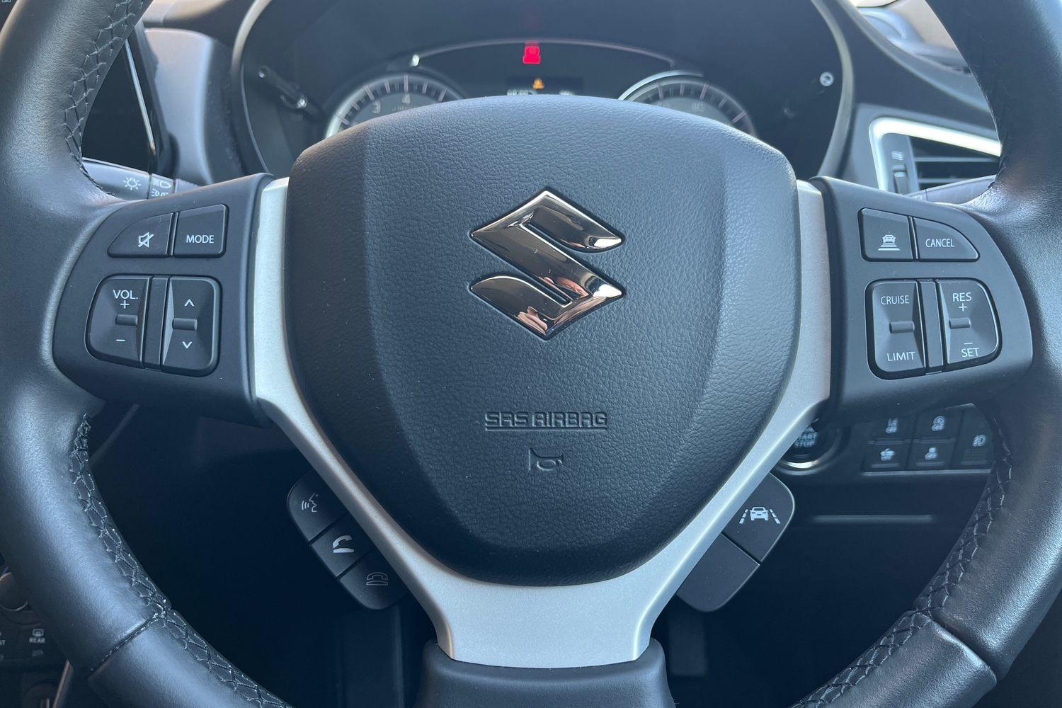 Suzuki S-Cross Photo 11