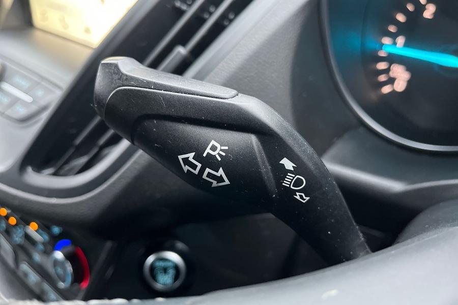 Ford KUGA Photo autoimg-3874e432b9e8cf52467a7d7110ef304fa9abf4ac.jpg