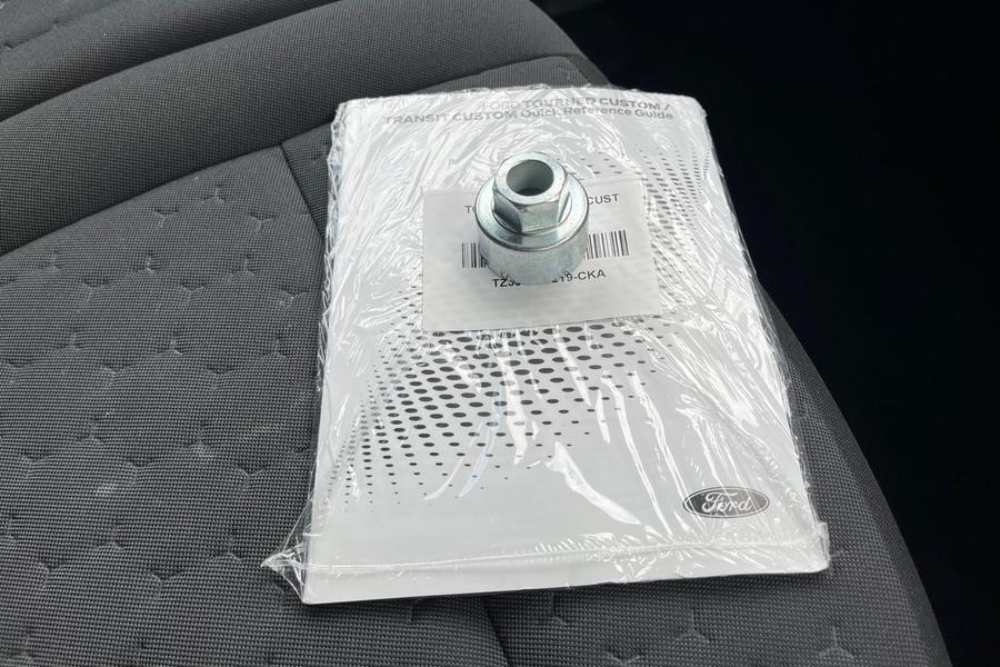 Ford TOURNEO CUSTOM Photo autoimg-38756d3b573e7a1df2d8bb35fda1a353e0b77726.jpg