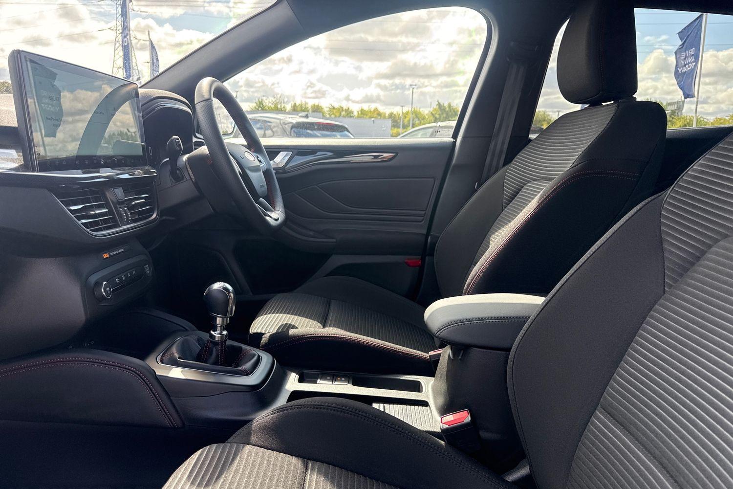 Ford FOCUS Photo 18