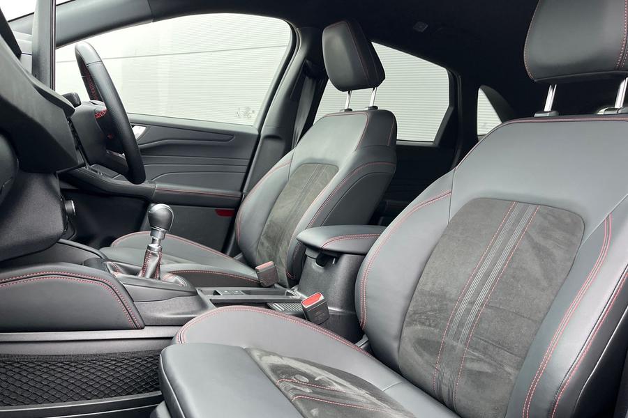 Ford KUGA Photo autoimg-3876b95d7226b3e31e7375bdc062c0ae95cdc061.jpg