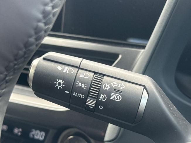 LEXUS Ux Photo 22