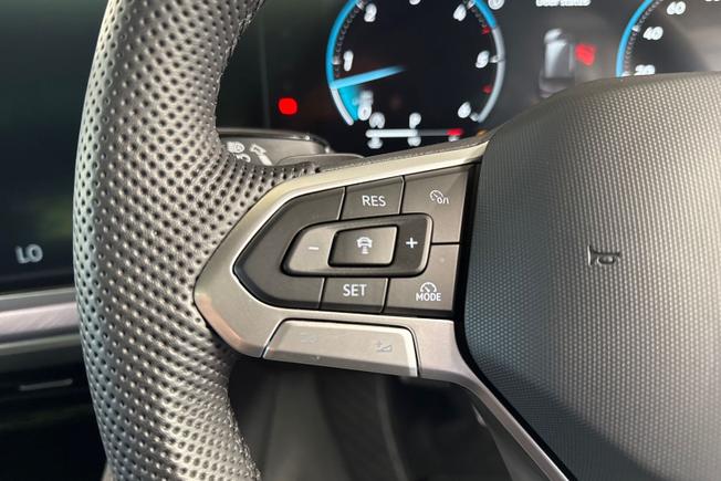 Volkswagen Touareg Photo 16