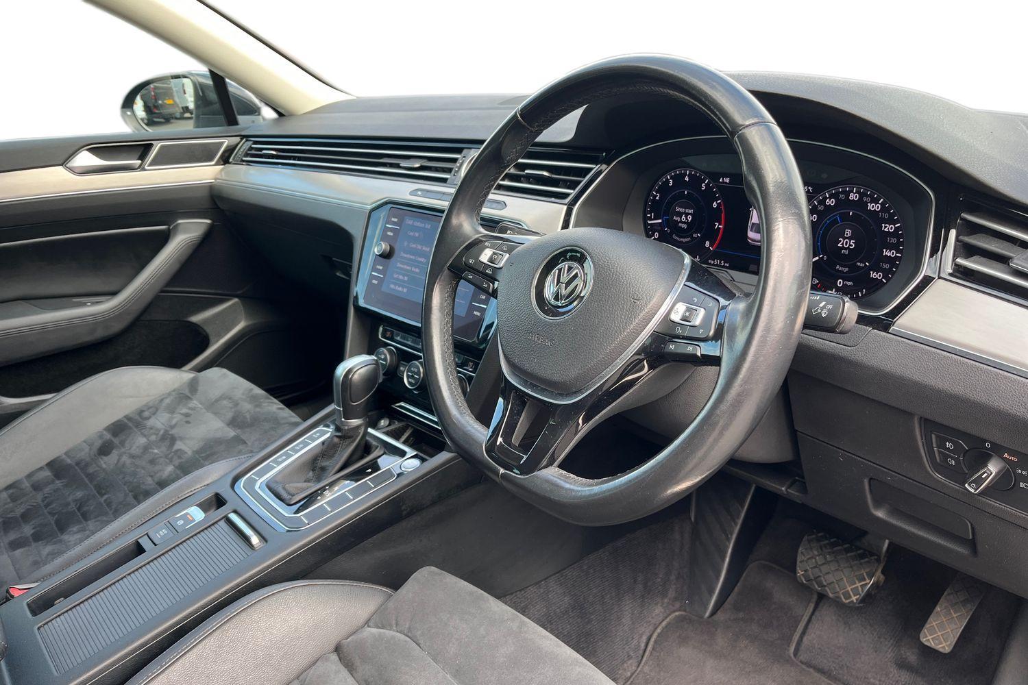 Volkswagen PASSAT Photo 8