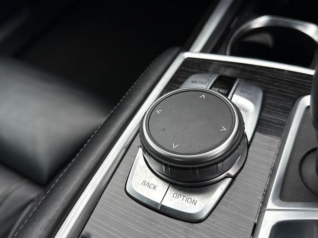 BMW 7 Series Photo 40