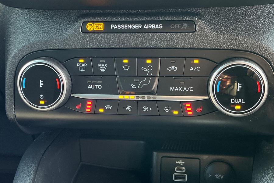 Ford Kuga Photo autoimg-388f8ed406a43f8b1d56440fb84732755ceb04fc.jpg