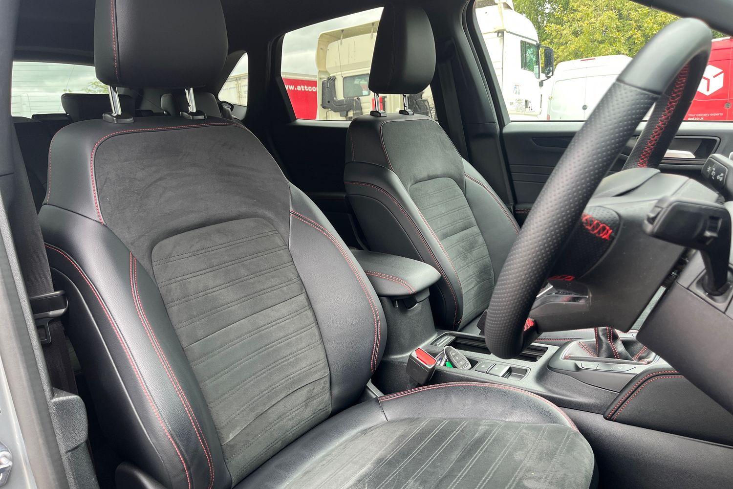Ford KUGA Photo 16