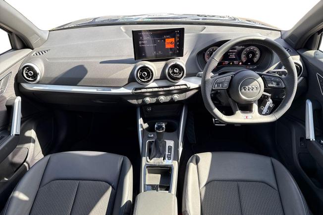 AUDI Q2 Photo 10