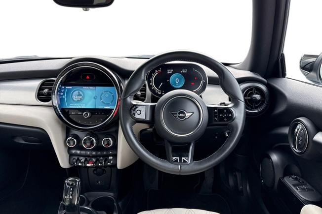 MINI Hatchback Photo 11