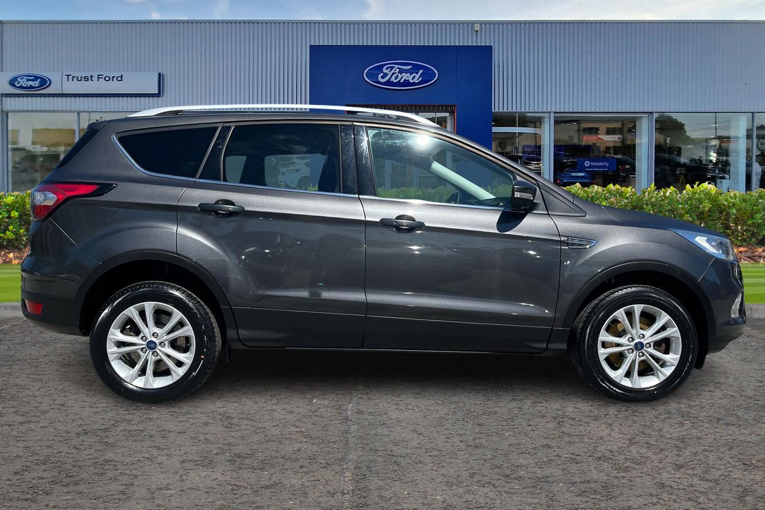 Ford KUGA Photo 2