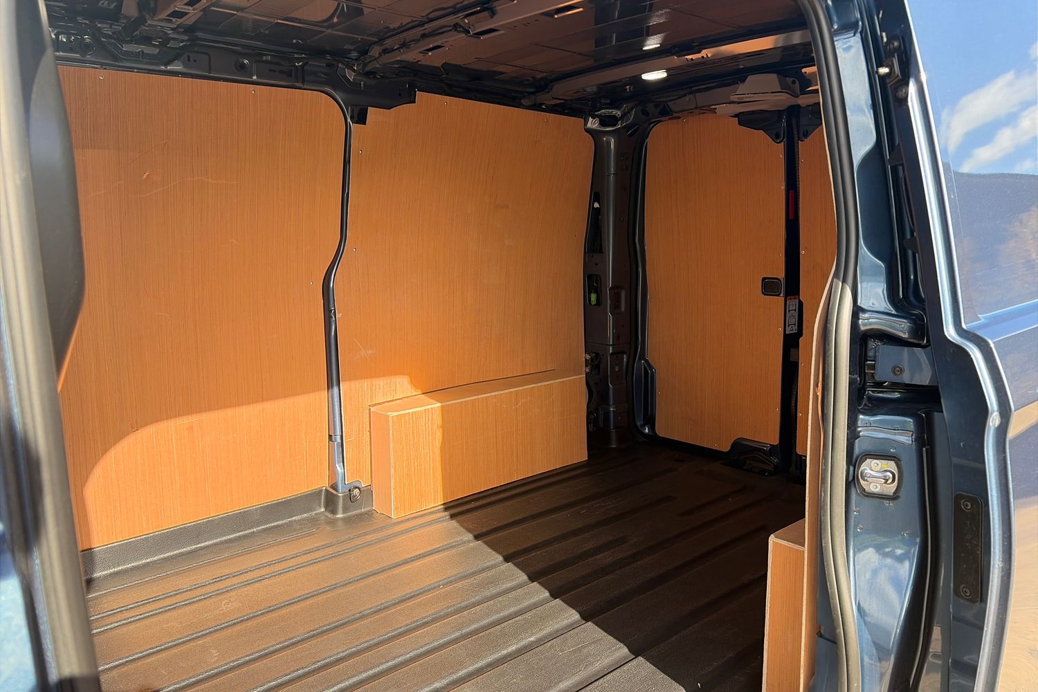 Ford TRANSIT CUSTOM Photo 3