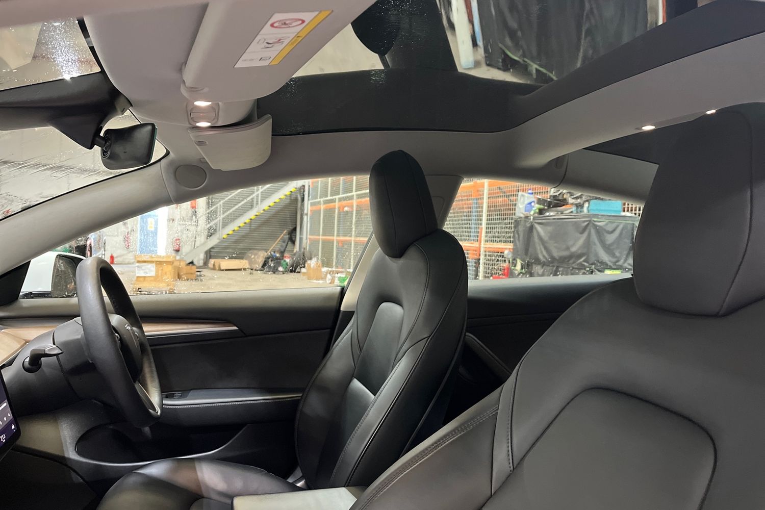TESLA MODEL 3 Photo 18