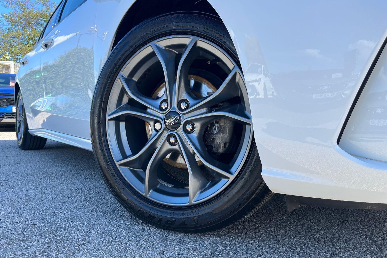 Ford FOCUS Photo 7