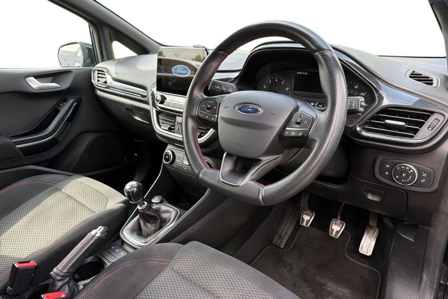 Ford FIESTA Photo autoimg-3898239ee2ad0b4a3b040b1bc986486d31095900.jpg