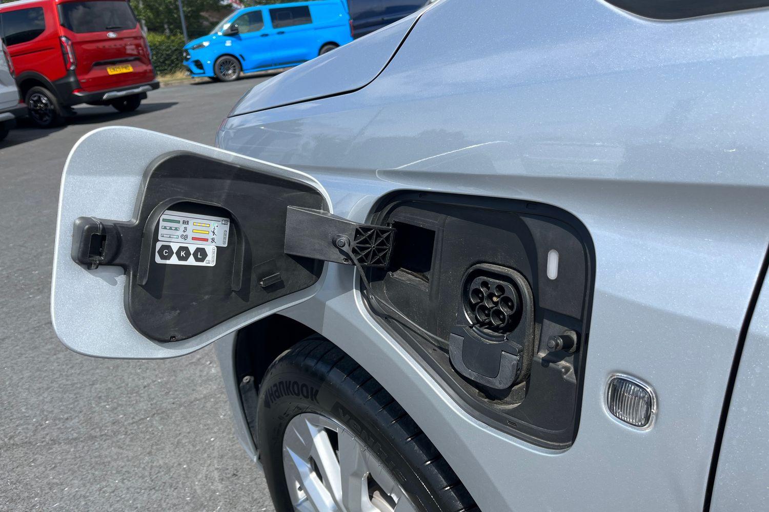 Ford TRANSIT CONNECT Photo 22