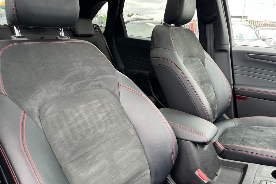 Ford Kuga Photo autoimg-38a4db3c4b5e506244cf0b20910fb43df3bf6f0d.jpg