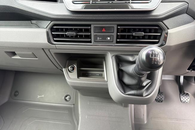VOLKSWAGEN Crafter Photo 42