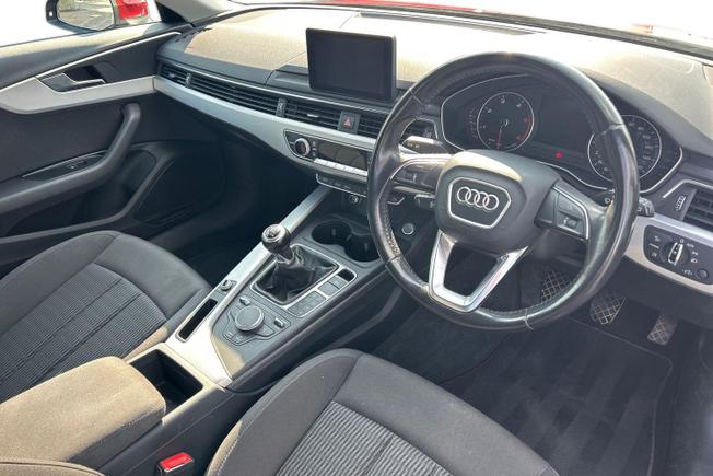 AUDI A4 Avant Photo 6