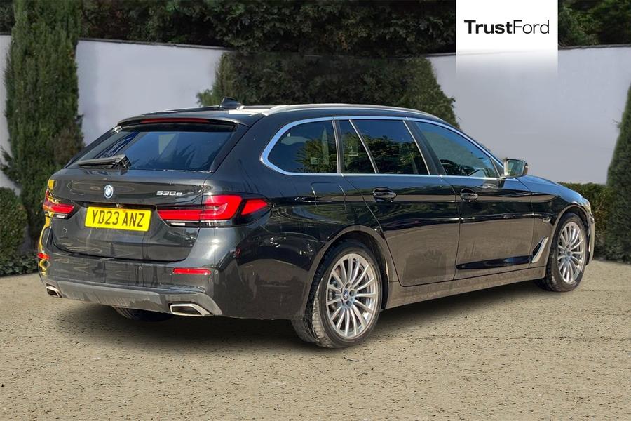 BMW 5 SERIES Photo autoimg-38ab630c5dec66ad1c1d744a2e8f696edefbadd9.jpg