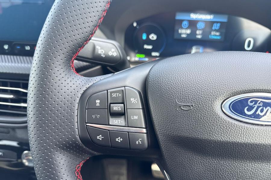Ford KUGA Photo autoimg-38ae9a8be58fa72c2bf1af9920b8cfc7d1019d93.jpg