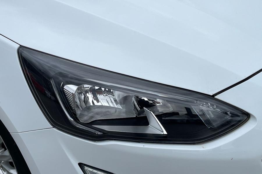 Ford FOCUS Photo autoimg-38b499d23f49d53e33063b81f0513edca2a02e88.jpg