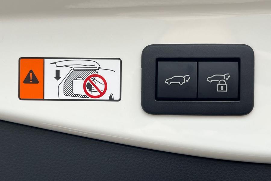 Toyota C-HR Photo autoimg-38b718cc3cab17e909e40f8de9f64c7f06df96d7.jpg