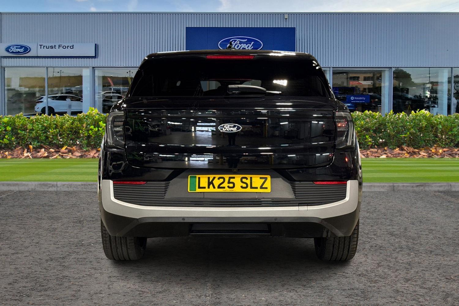 Ford Explorer Photo 6