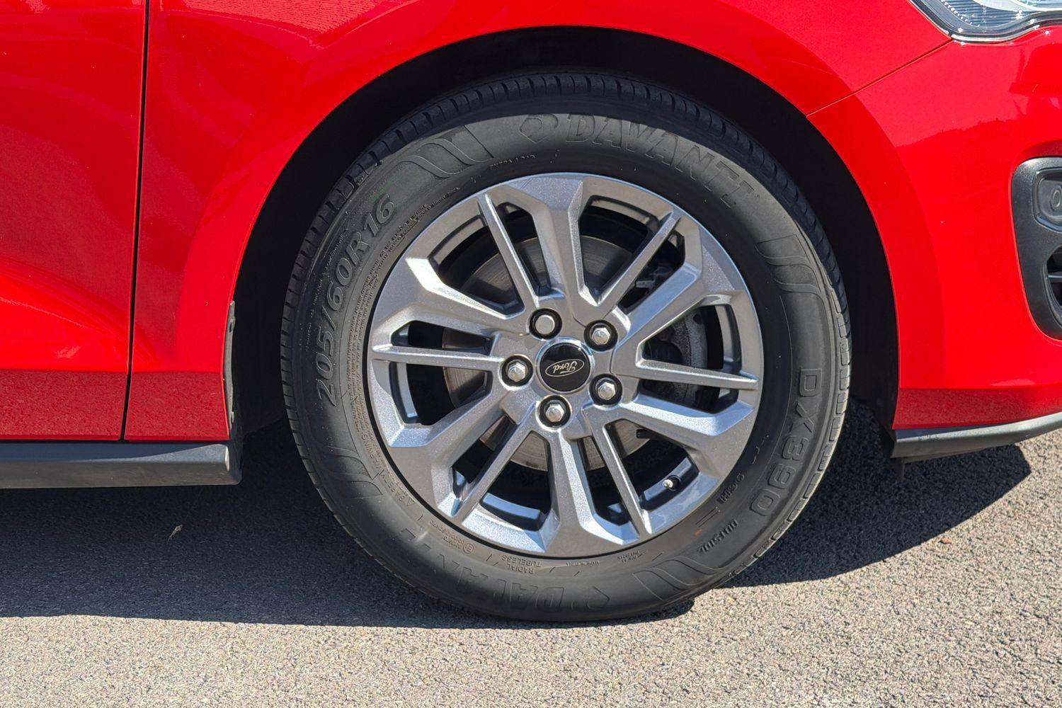 Ford FOCUS Photo 7