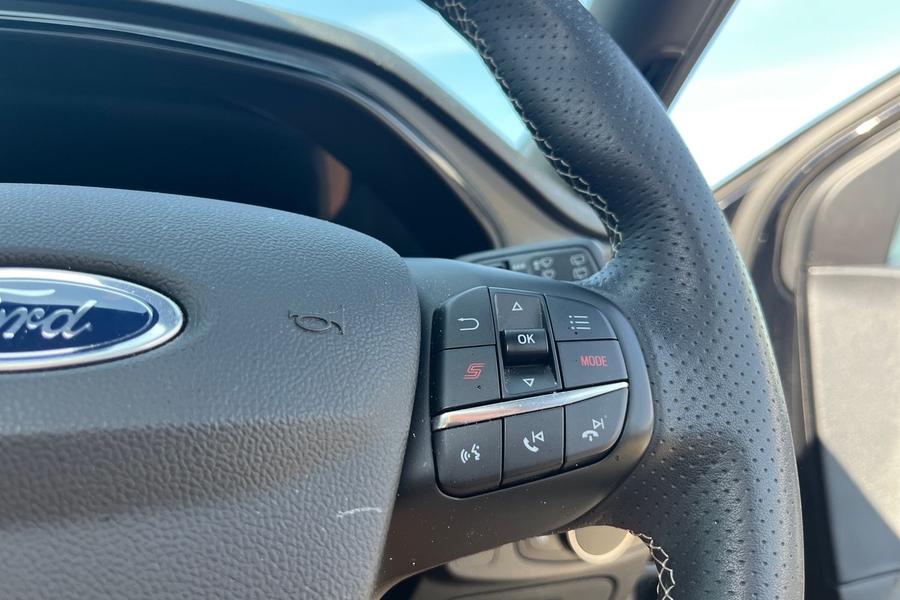 Ford FOCUS Photo autoimg-38b7af12bbc58d98115f33c2f94f6a358d8a7e31.jpg