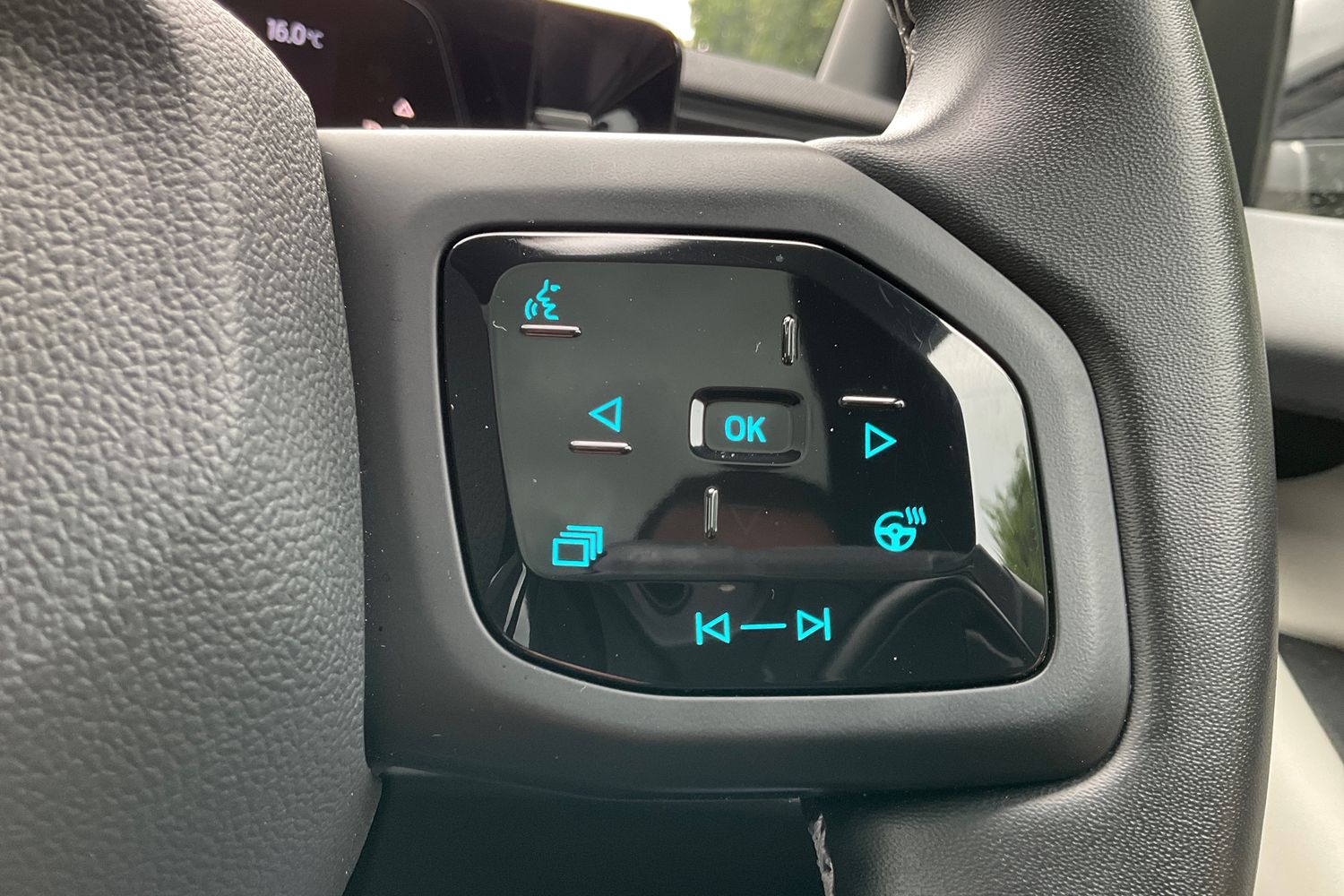 Ford Explorer Photo 29