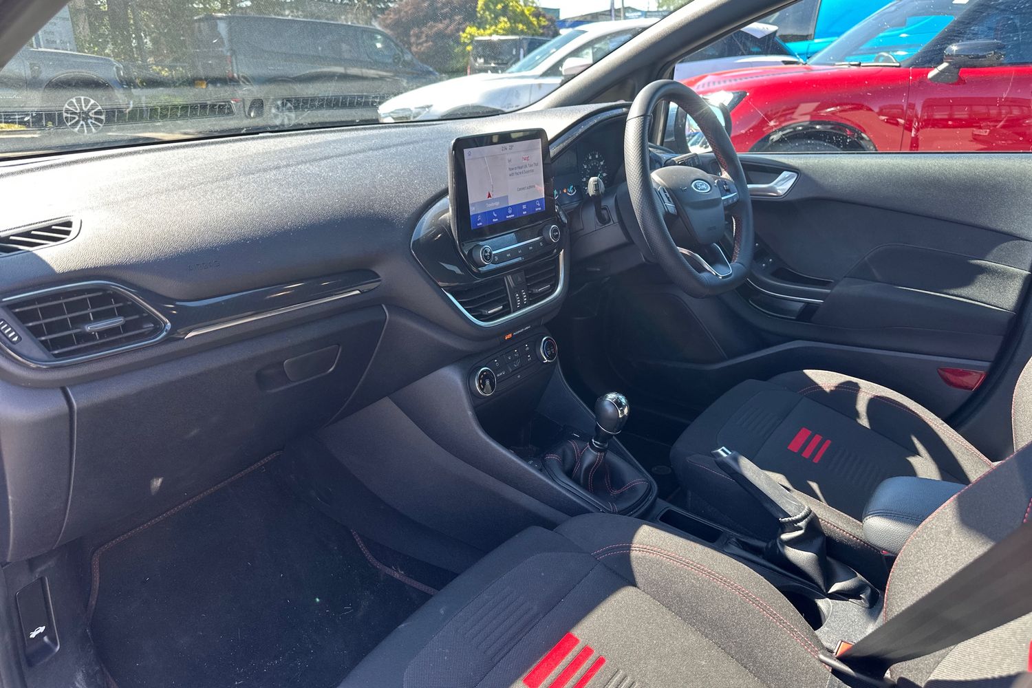 Ford FIESTA Photo 17