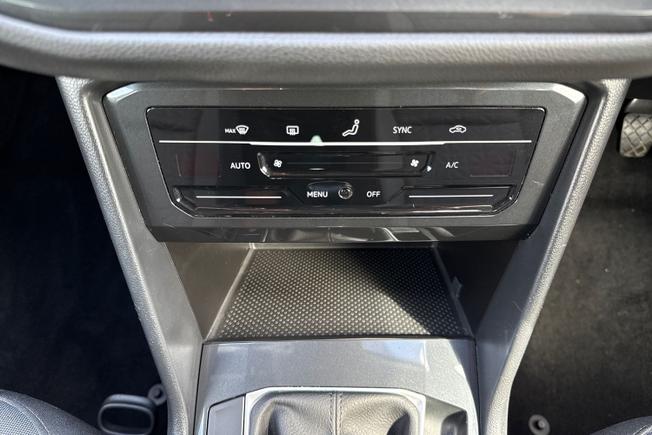 VOLKSWAGEN Tiguan Photo 22