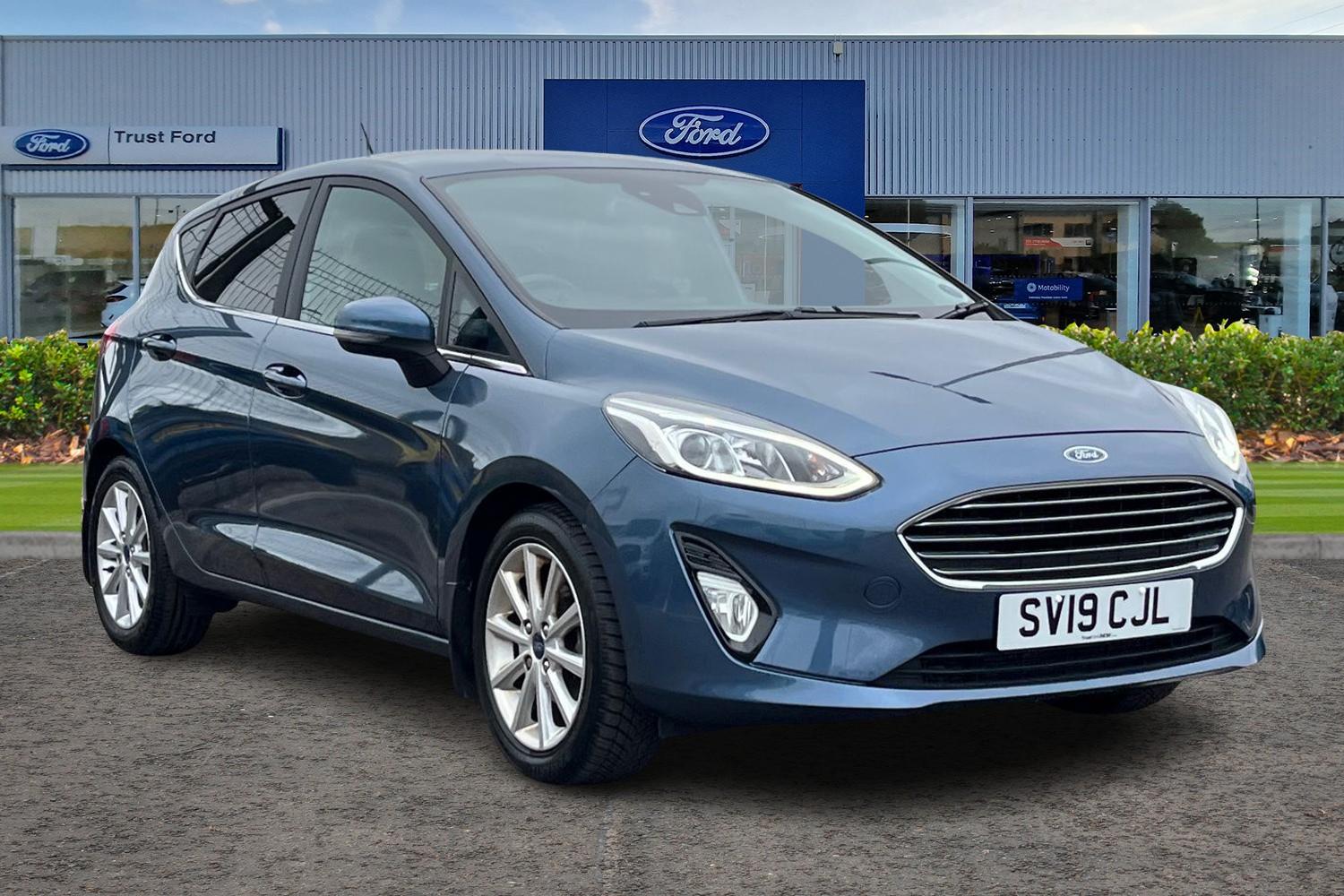 Ford FIESTA Photo 0