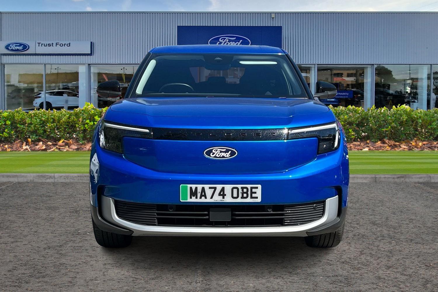 Ford Explorer Photo 5