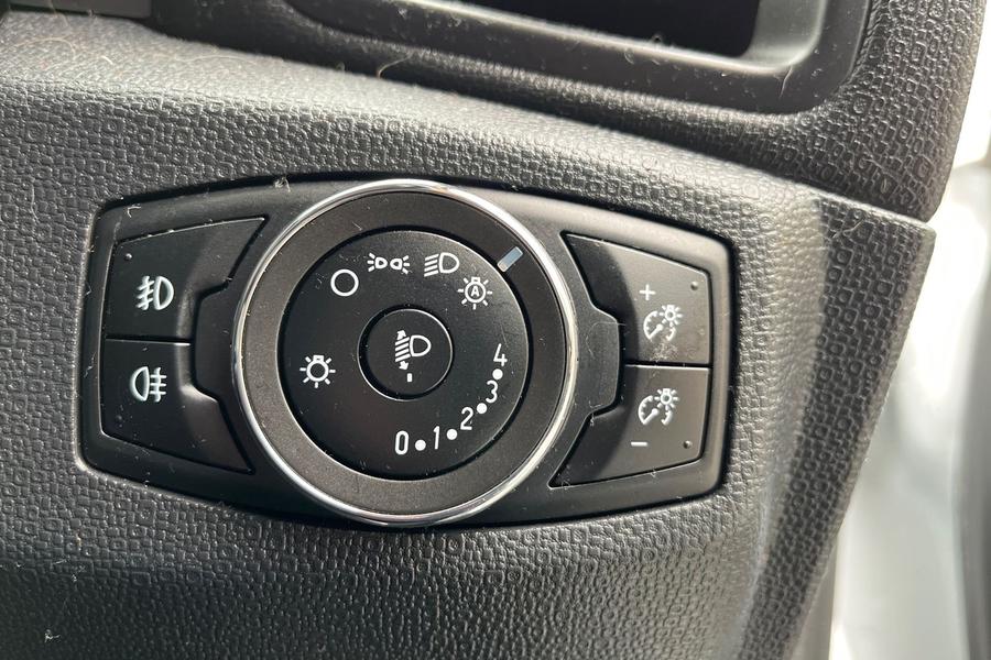 Ford ECOSPORT Photo autoimg-38c0d06e8b8beed18bffd39f24dfeec9794b310e.jpg