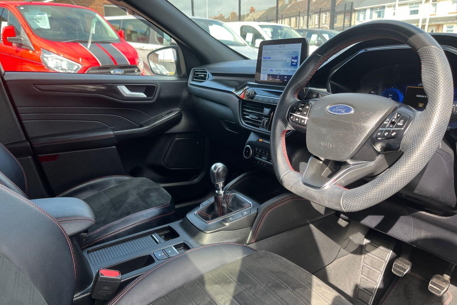Ford KUGA Photo 16
