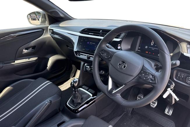 VAUXHALL Corsa Photo 6