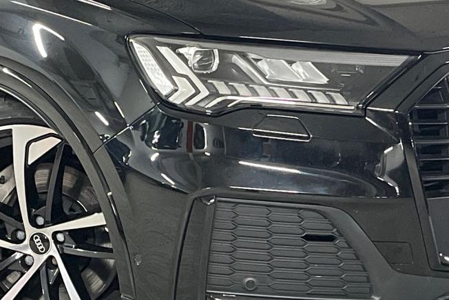 AUDI Q7 Photo 19