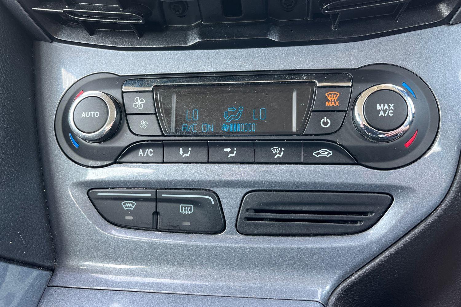 Ford FOCUS Photo 29